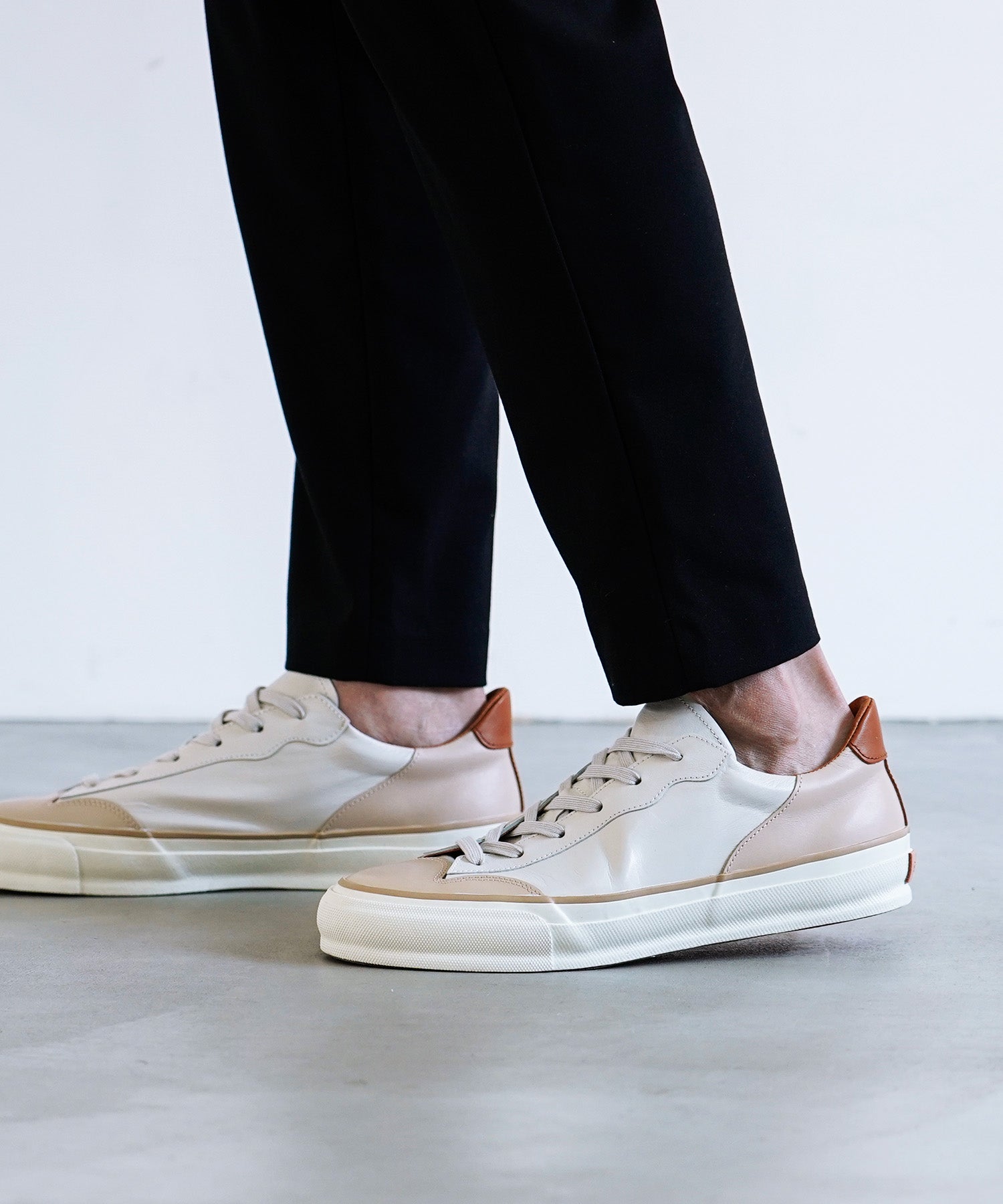 SP-1034 White/Beige - SPINGLE