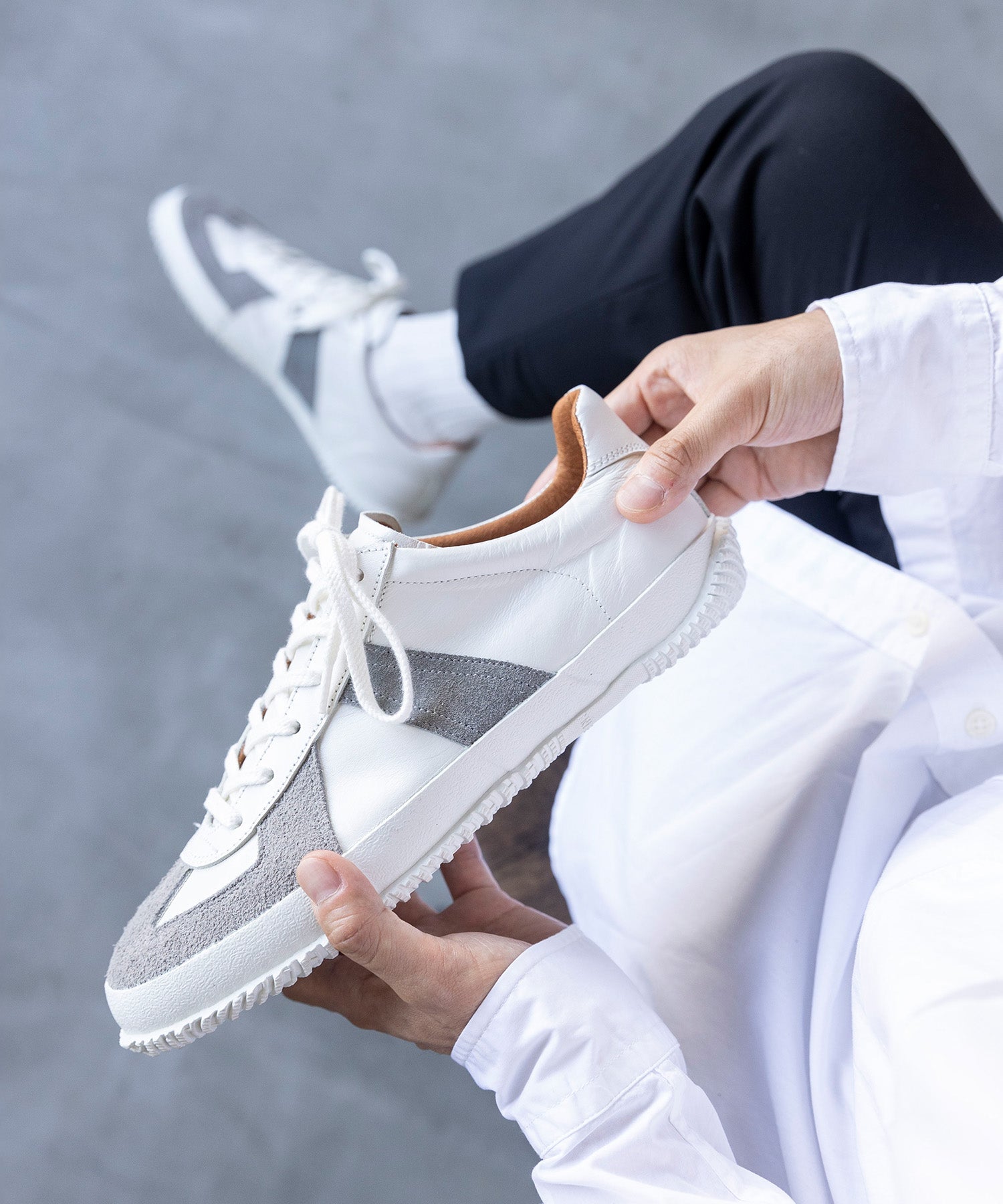 SP-1047 White - SPINGLE