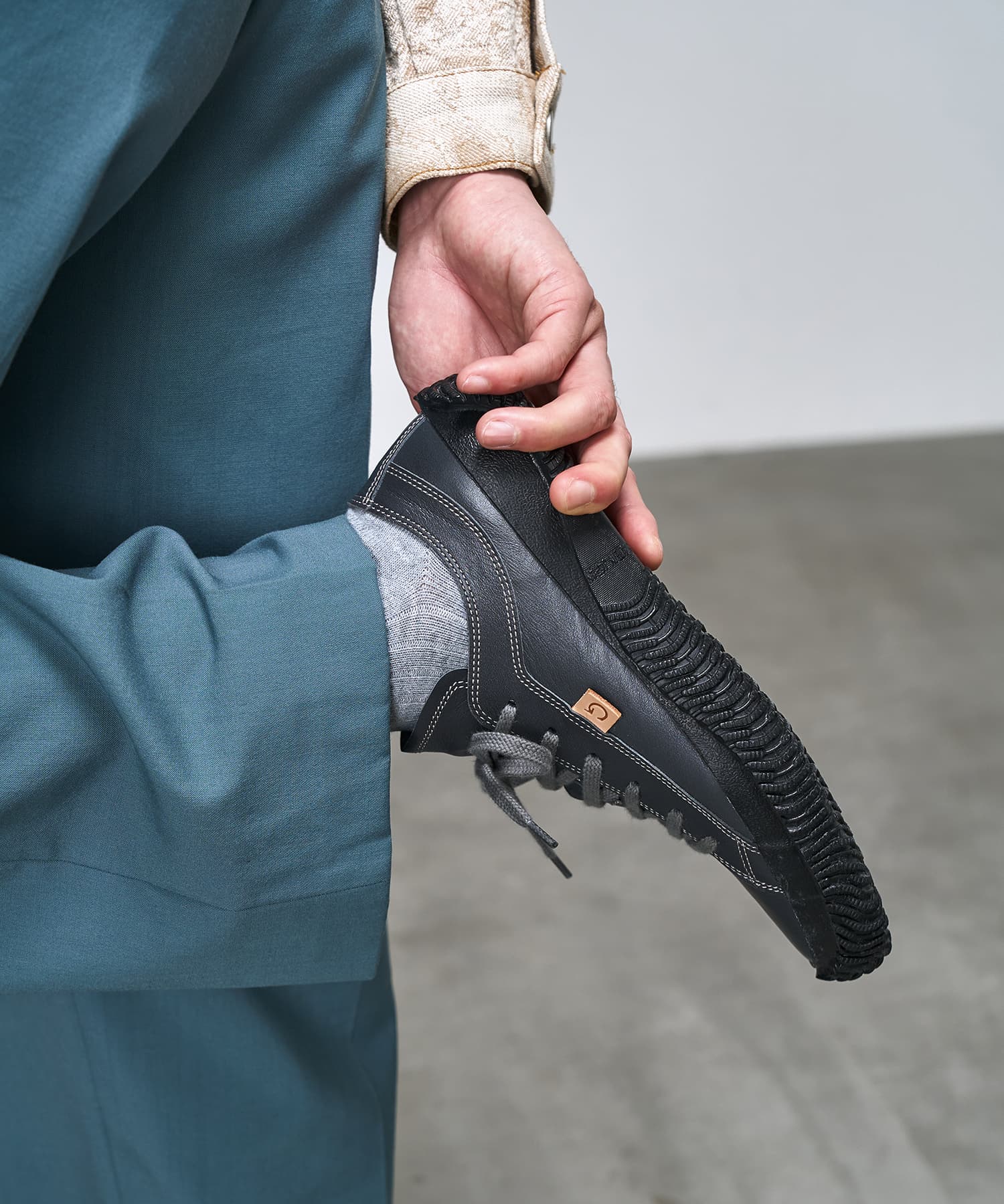 SP-110 Charcoal Gray - SPINGLE