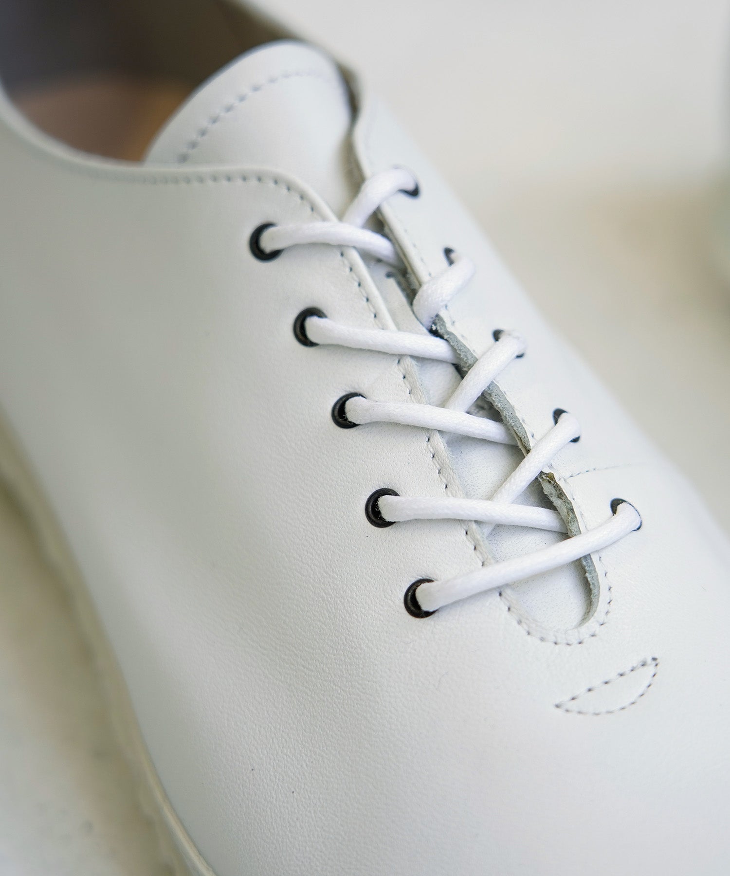 SP-1801 White - SPINGLE