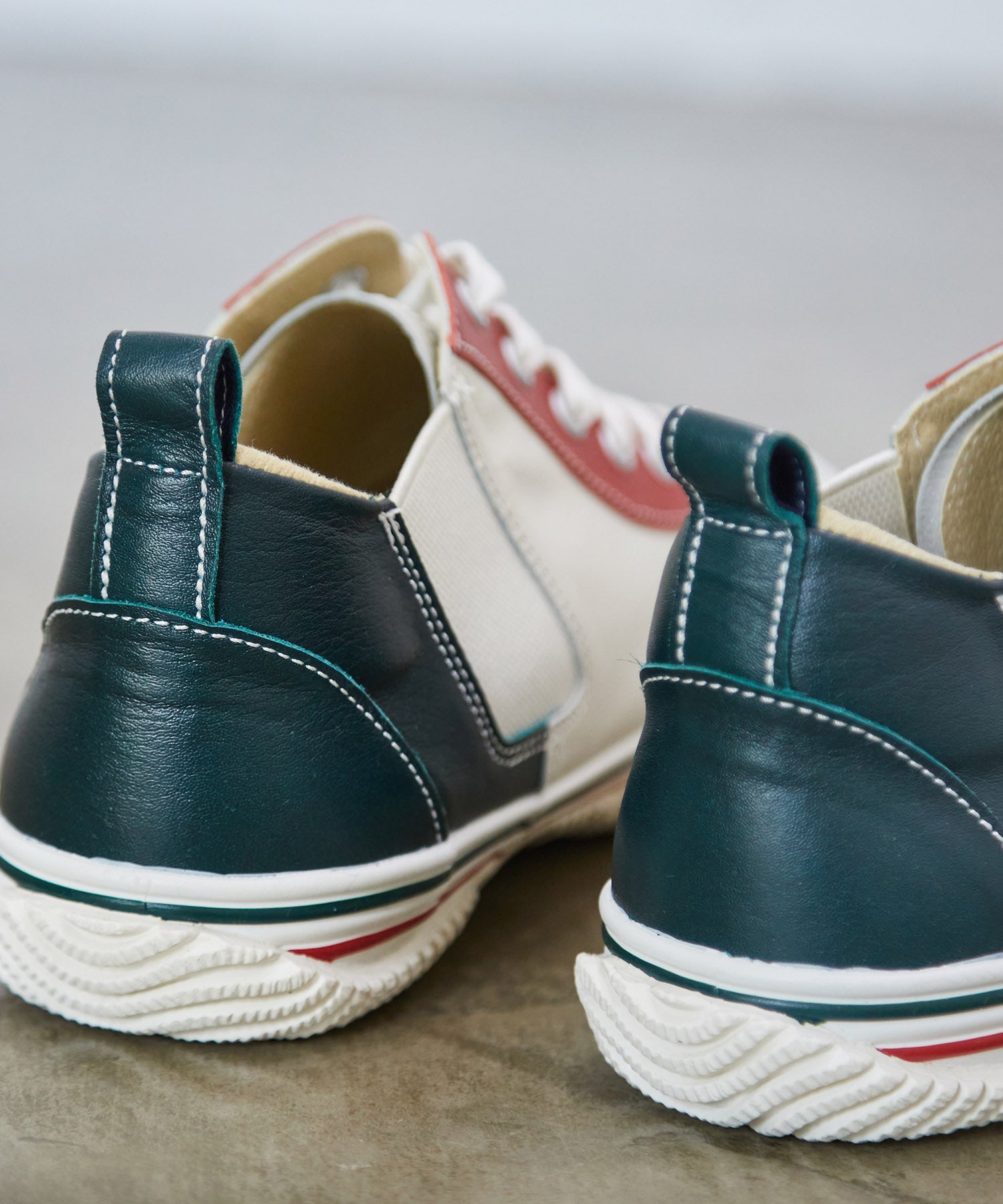 SP-442 Ivory/Aka - SPINGLE