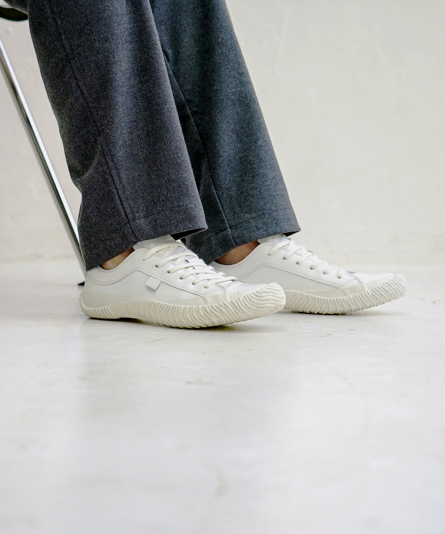 SP-110 White - SPINGLE