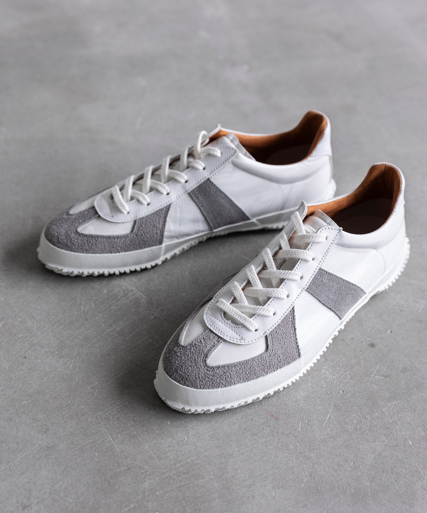 SP-1047 White - SPINGLE