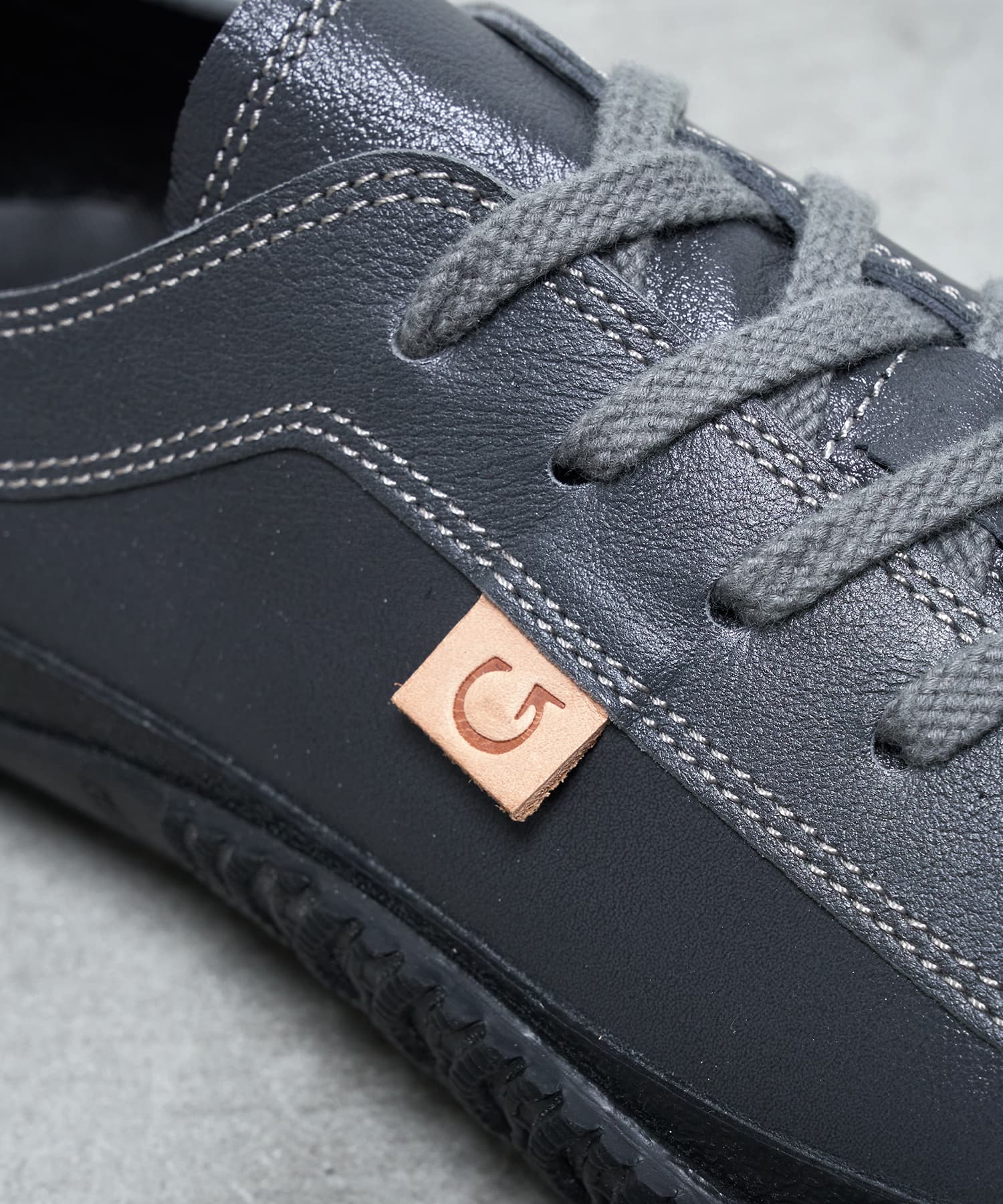 SP-110 Charcoal Gray - SPINGLE