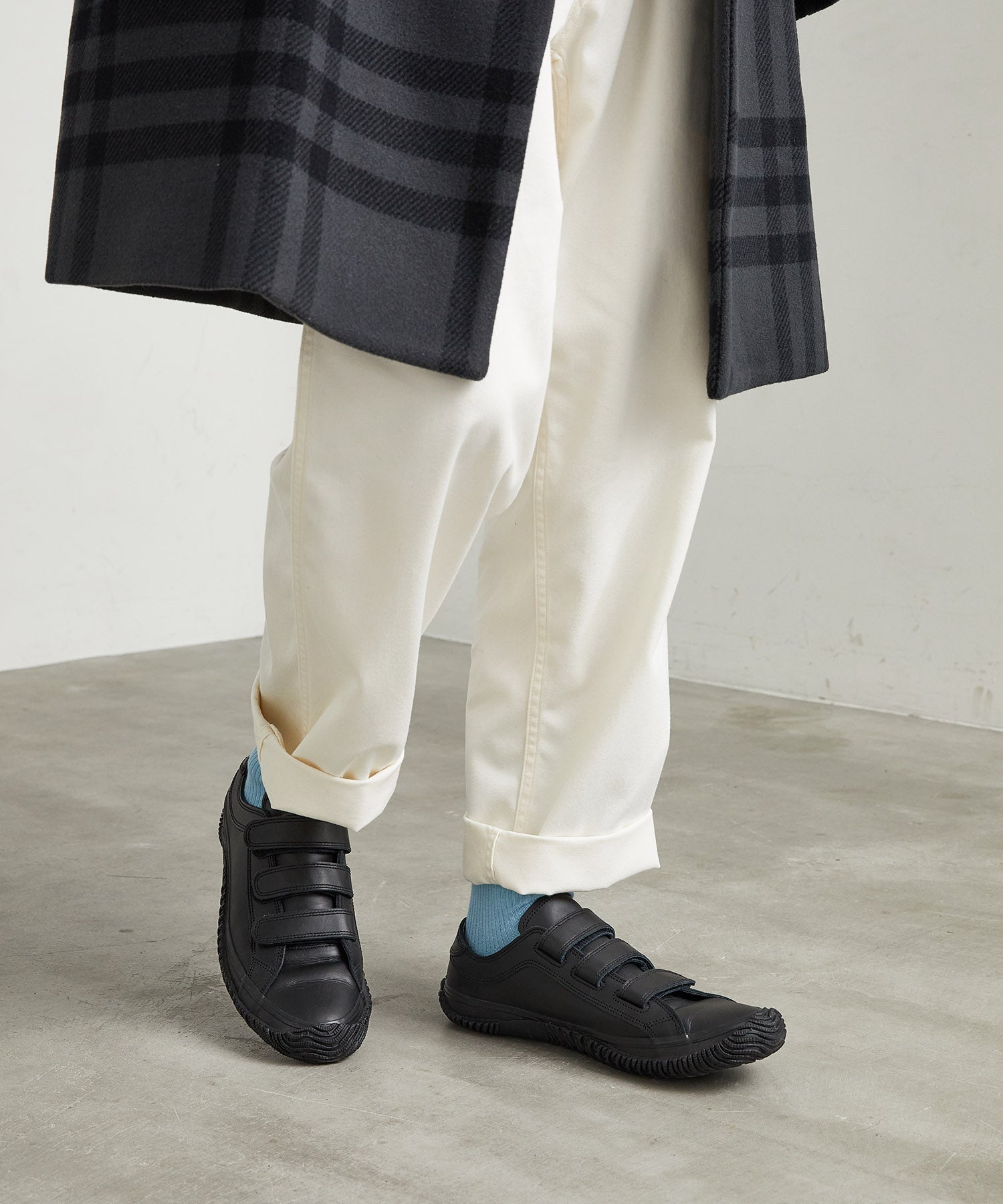 SP-211 Black/Black - SPINGLE