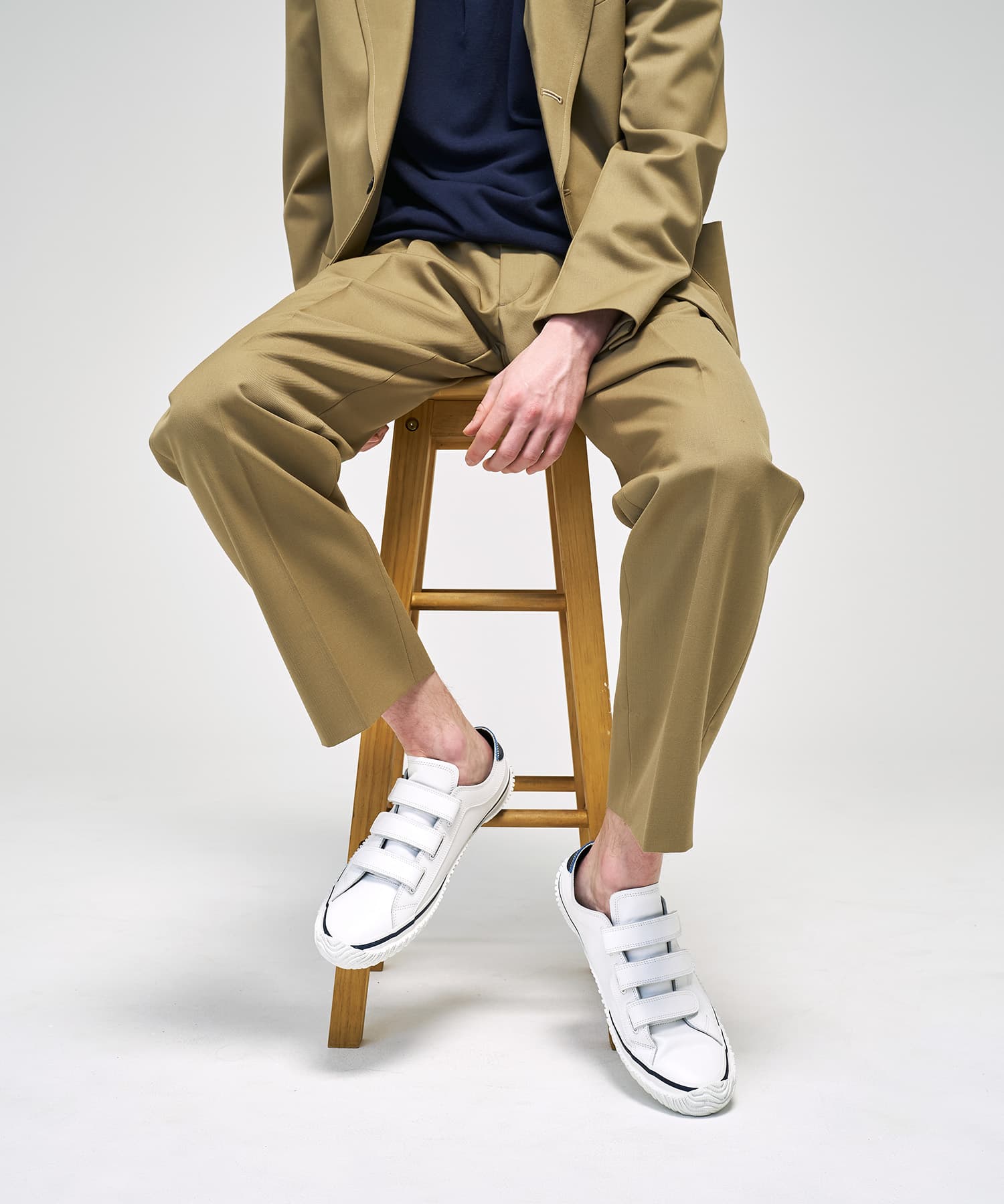 SP-211 White/Navy - SPINGLE