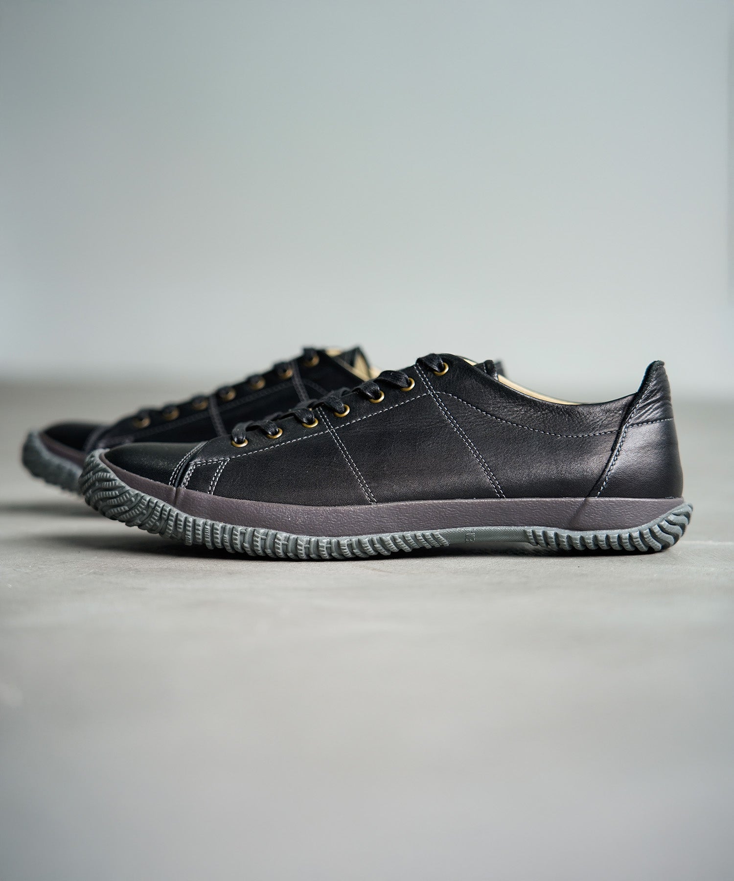 SP-272 Black - SPINGLE