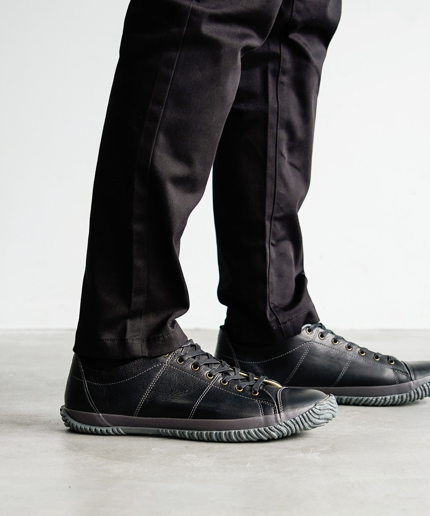 SP-272 Black - SPINGLE