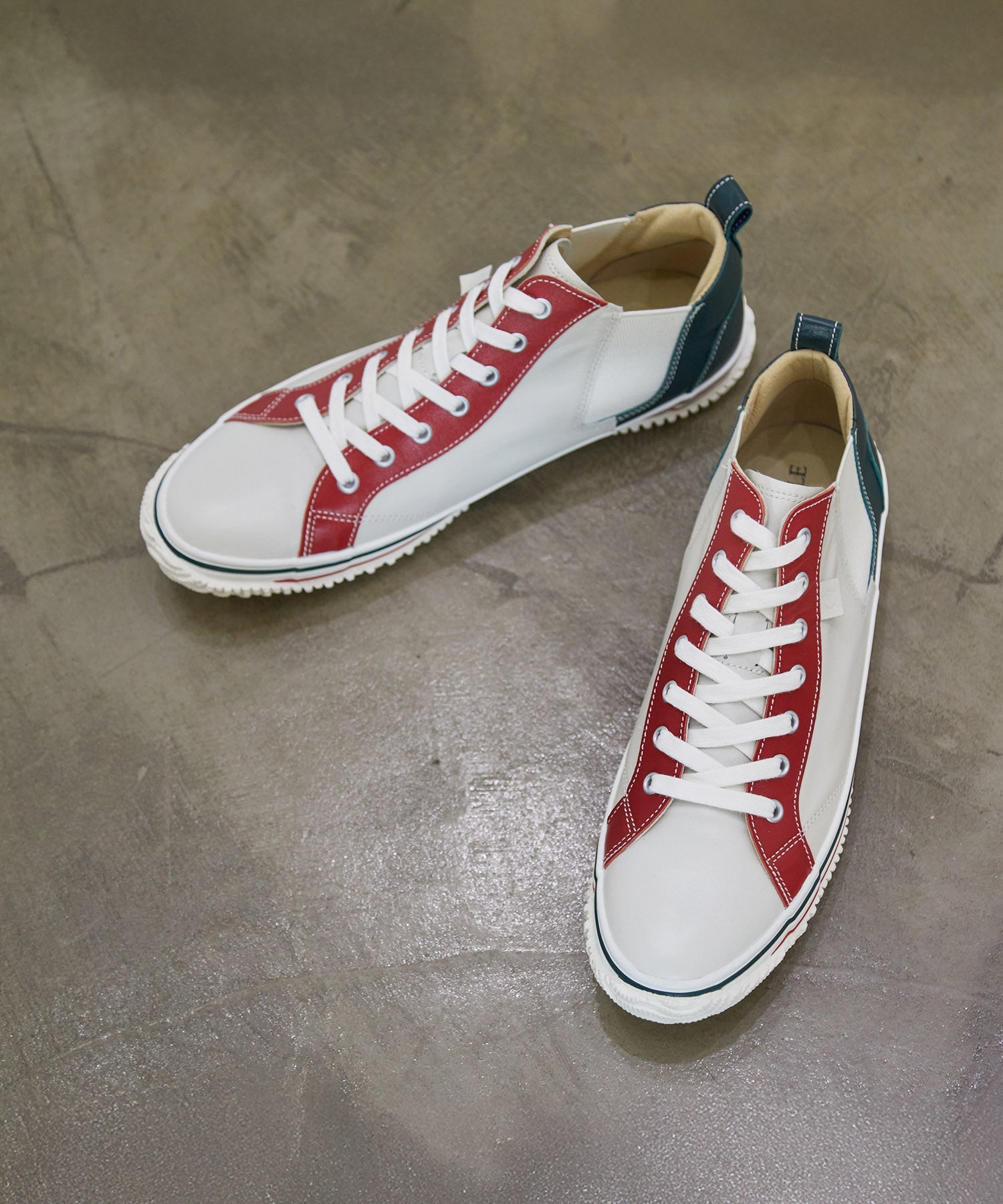 SP-442 Ivory/Aka - SPINGLE