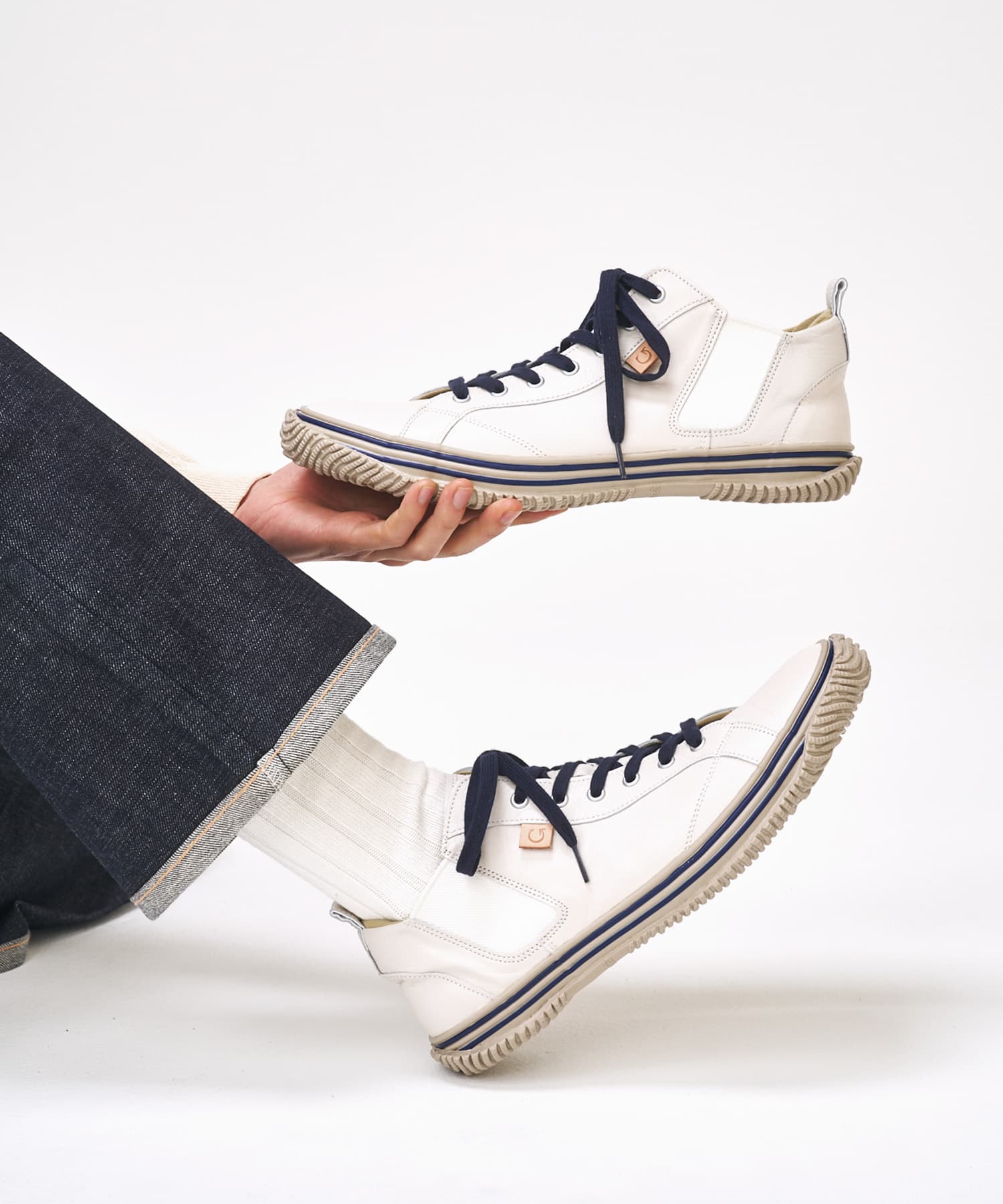 SP-442 White/Navy - SPINGLE